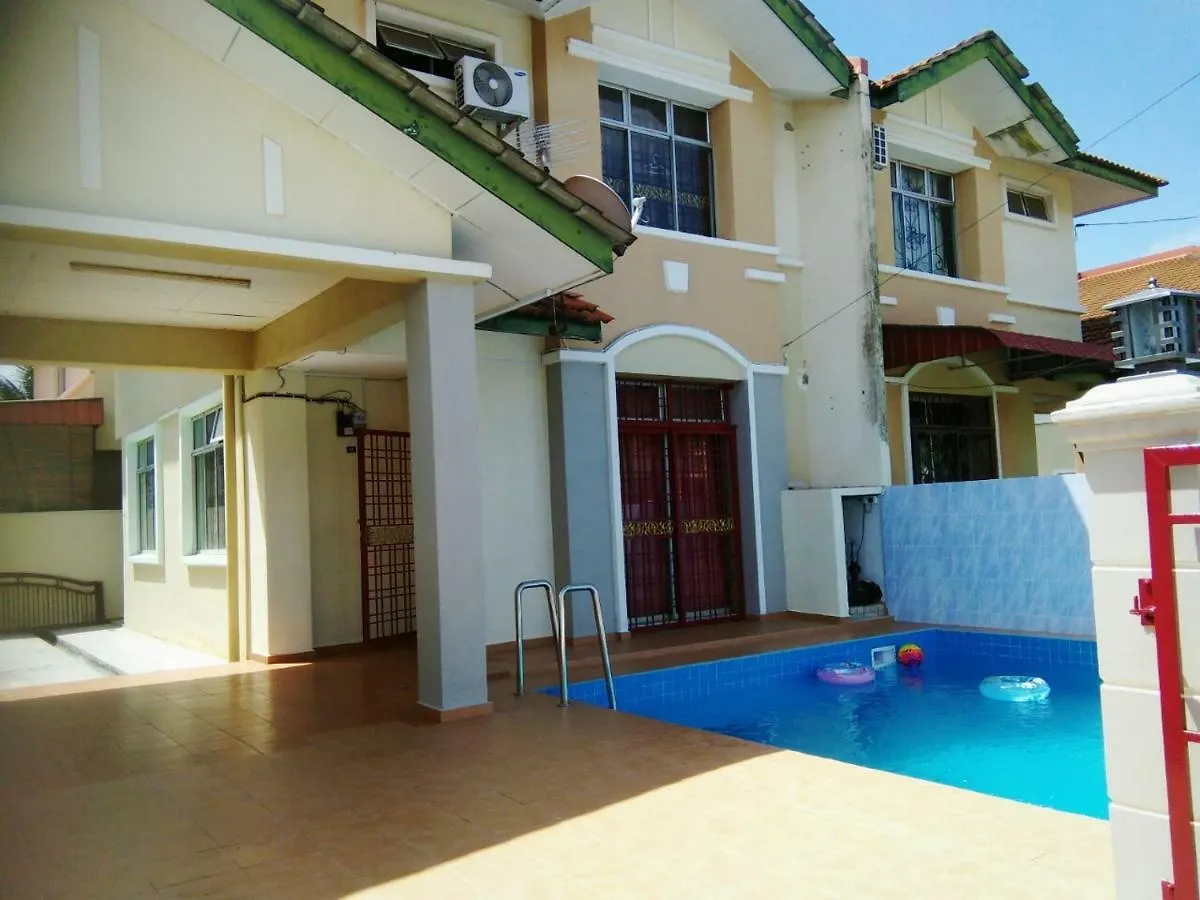 別荘 Homestay Terbaik Melaka With Private Pool