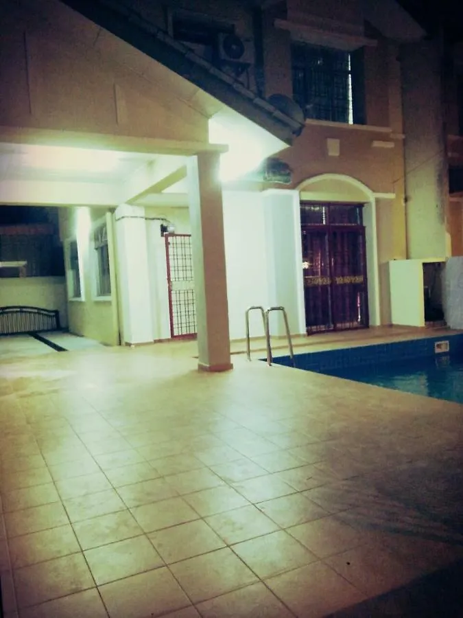 Holiday home Homestay Terbaik Melaka With Private Pool